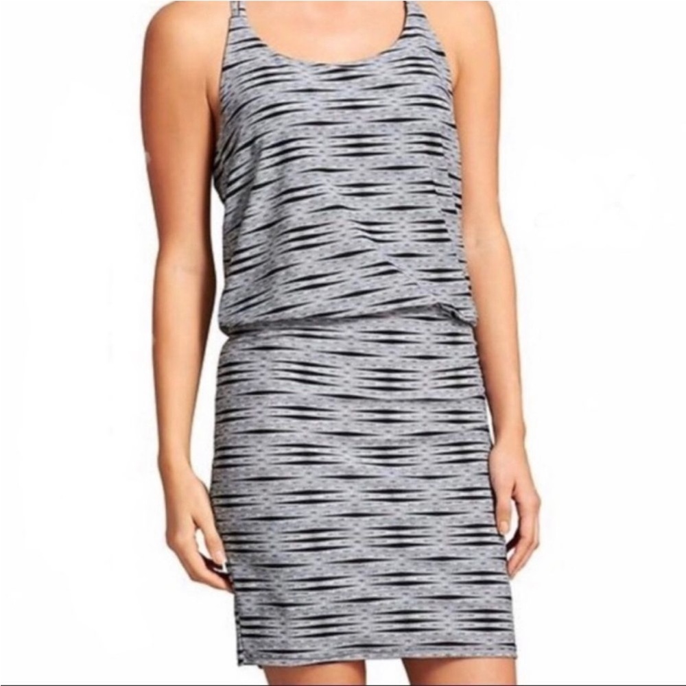 ATHLETA ARIEL VENUCE KNIT DRESS. Black and White. Sz XLT.